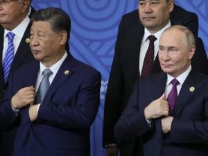 Supporting image for story: Putin presides over Brics summit seeking to expand Russia’s clout