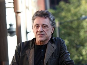 Supporting image for story: Four seasons frontman Frankie Valli marries for fourth time