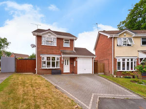 Supporting image for story: Stylish three-bedroom detached in Perton with garden room and prime cul-de-sac location for £325,000