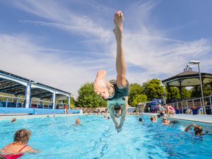 Supporting image for story: Amber heat warnings issued across England with temperatures set to soar