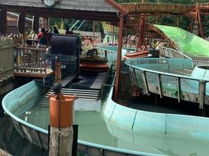 Supporting image for story: Four people injured on West Midland Safari Park ride