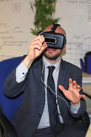 Thom Kennedy experiences Oculus Rift