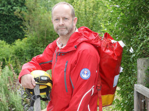 Supporting image for story: Top honour for Mid Wales team after Thai cave rescue