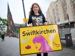 Supporting image for story: German city receives 1,400 bids for ‘Swiftkirchen’ signs in auction