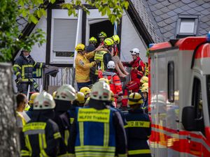 Supporting image for story: Two dead, two still trapped after hotel collapse in Germany