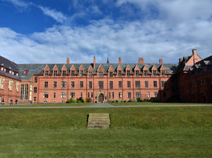 Supporting image for story: Ellesmere College criticised over safeguarding after swimming club investigation