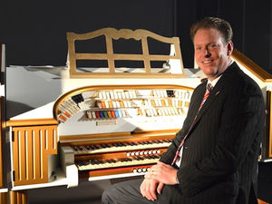 Supporting image for story: Halesowen pianist to perform light classics and piano favourites