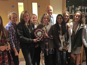 Supporting image for story: It's trophy time for cricketers