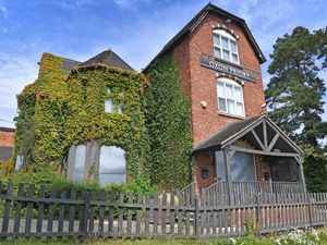 Supporting image for story: Sadness as village pub near Shrewsbury closes
