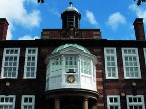 Supporting image for story: New homes and parking on Wellington mayor's wish list for college land