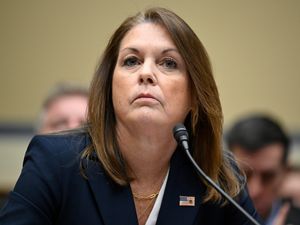 Supporting image for story: Secret Service director grilled by politicians over Trump assassination attempt