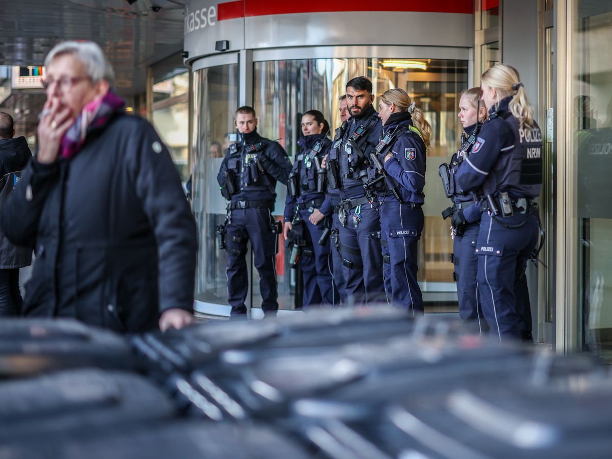Thieves drill into German bank vault and steal property worth tens of millions