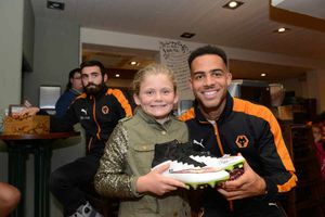 A lucky fan meets Jordan Graham