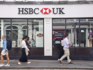 Supporting image for story: HSBC reveals plans to cut jobs amid bid to slash costs by £1.2bn