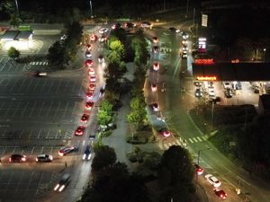 Supporting image for story: Temporary visas to be given to 10,500 foreign workers to keep Christmas on track