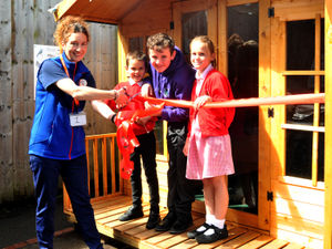 Supporting image for story: School creates outdoor library thanks to supermarket donation