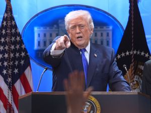 Supporting image for story: Donald Trump says he will increase global tariff rate to 15%