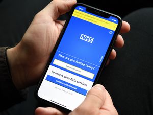 Supporting image for story: Hancock praises NHS app after 1.3m people register since vaccine status added