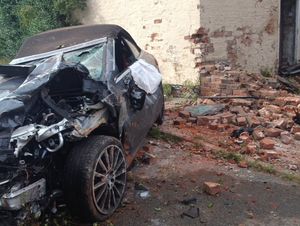 Supporting image for story: Man taken to hospital after crash in Penn