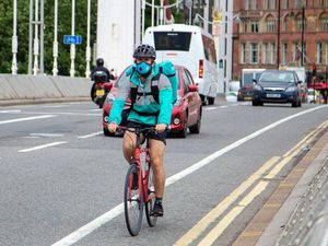 Supporting image for story: Deliveroo to hand out free air quality masks on Clean Air Day