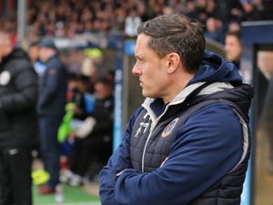 Supporting image for story: Shrewsbury Town boss Paul Hurst slams late penalty decision