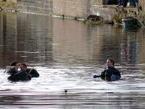 Supporting image for story: Canal 'body' search draws blank