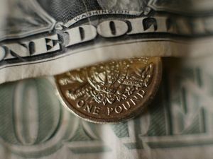 Supporting image for story: Pound slumps to two-year lows as no-deal Brexit looms into view