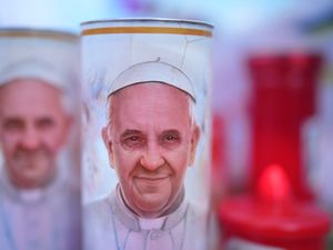 Supporting image for story: Pope suffers setback in battle against pneumonia