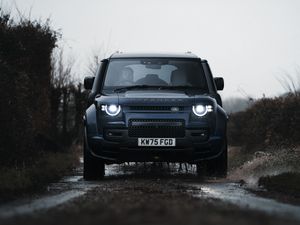 Supporting image for story: First Drive: The Defender Octa is like a hot hatch wrapped in an SUV body