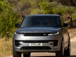 Supporting image for story: Car sales rise for JLR in latest quarter