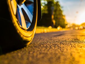 Supporting image for story: Motorists urged to check tyres amid soaring temperatures