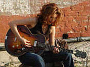 Supporting image for story: Lisa's got the bon voyage blues