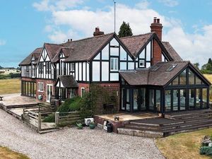 Supporting image for story: Inside stunning seven bedroom period country house that has just gone on the market on the Staffordshire/Shropshire border