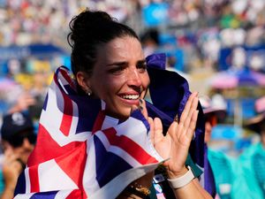 Supporting image for story: Decorated Olympic canoe slalomist Jessica Fox undergoes surgery on kidney