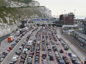 Supporting image for story: UK calls on France to act as travellers face more delays and gridlock at Dover