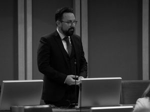 Supporting image for story: PM leads tributes to Welsh Labour politician who died suddenly aged 47