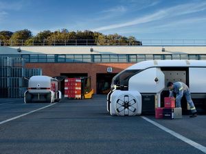 Supporting image for story: Renault shows the future of deliveries with EZ-PRO concept