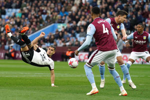 Fulham's Andreas Pereira attempts a shot on goal