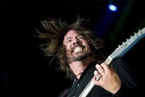 Supporting image for story: Foo Fighters wow 130,000 fans at UK mega gigs