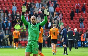 Carl Ikeme vs Leyton Orient (AMA)