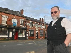 Supporting image for story: 'To let' sign appears outside legendary Black Country pub as landlord aims to retire after 26 years