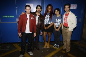 Supporting image for story: Charity arranges celebrity meet and greet for young Dudley woman following cancer diagnosis