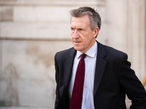 Supporting image for story: Plan to strip citizenship from ‘extremists’ during appeals clears Commons