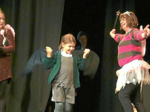 Supporting image for story: Gruffalo author Julia books in to Bloxwich Library