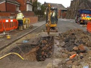 Supporting image for story: Water leak causes Newtown traffic chaos