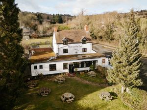 The Bennetts End Inn is set in splendid isolation at the bottom of Clee Hill