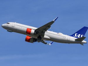 Supporting image for story: Pilot fined for failing to communicate during flight