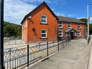 Supporting image for story: Refurbished historic hotel put up for sale for £695k