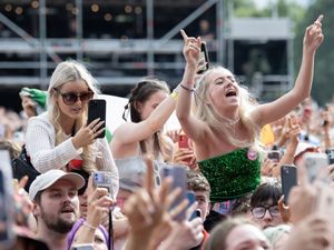 Supporting image for story: Trnsmt crowds face potential thunderstorms after Met Office issues warning