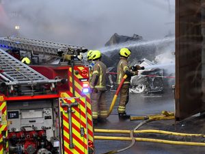 Supporting image for story: 'Keep windows and doors closed': Fire crews rush to Kingswinford blaze as residents warned to 'avoid the area'